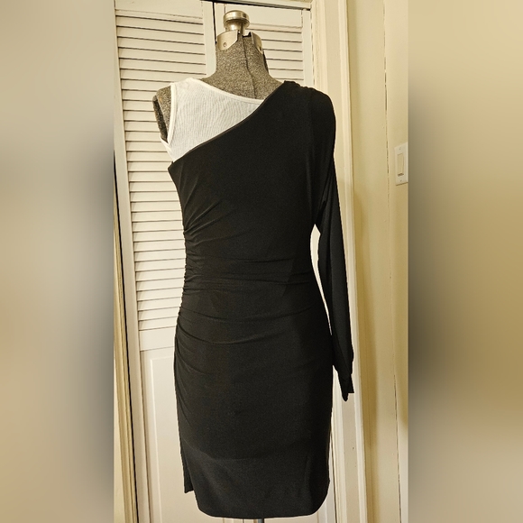 Le Chateau little black dress - Picture 3 of 5